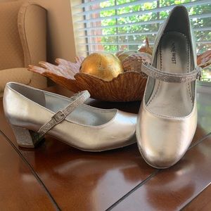 NINE WEST SILVER KIDS HEEL